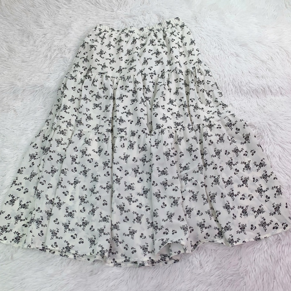 Floral Print White tiered‎ midi Skirt